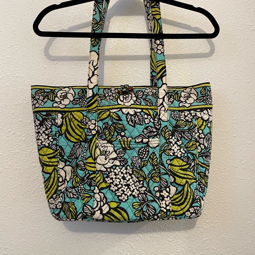 Vera Bradley Island Blooms Tote laptop bag Turquoise Green and White in Color.